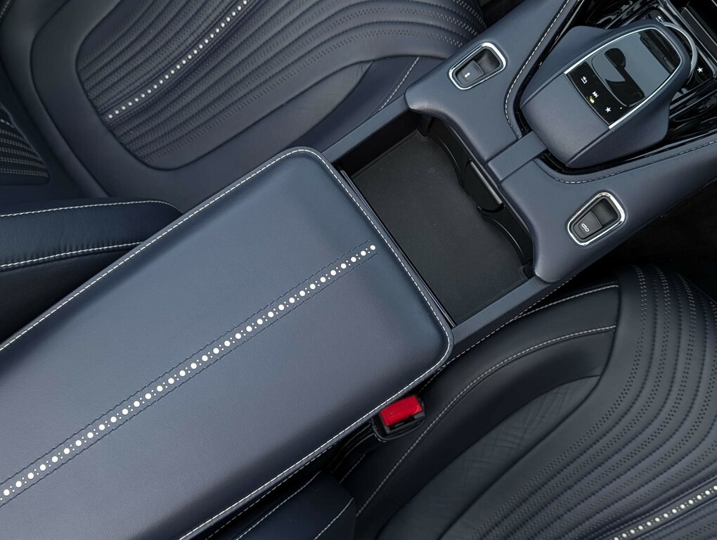 Aston Martin DB11 4.0 V8 Volante Euro 6 2-Door  #42