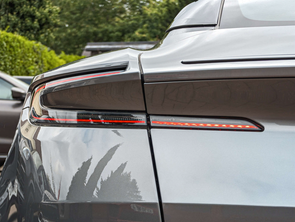 Aston Martin DB11 V12 Amr Touchtronic Blue #17