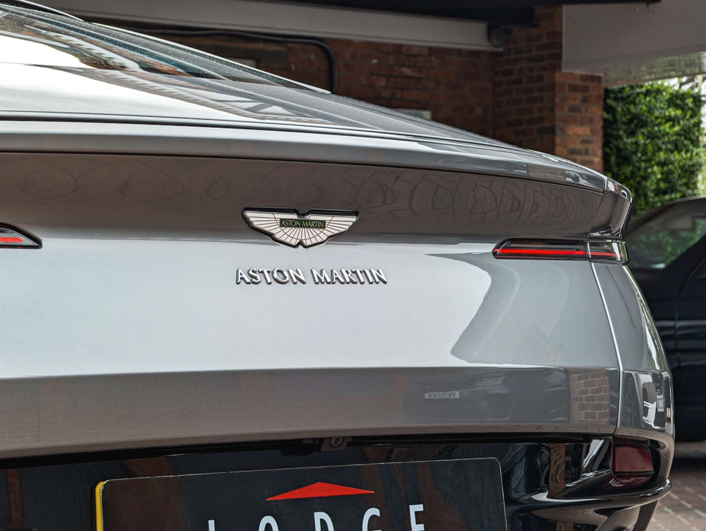 Aston Martin DB11 V12 Amr Touchtronic Blue #18