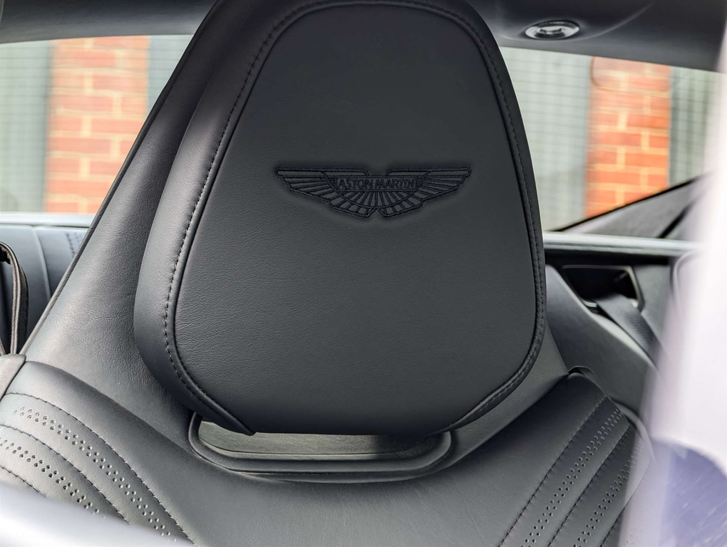 Aston Martin DB11 V12 Amr Touchtronic Blue #24
