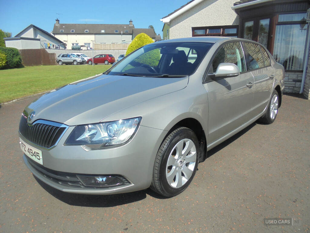 Skoda Superb 1.6 Tdi Cr S Brown #4