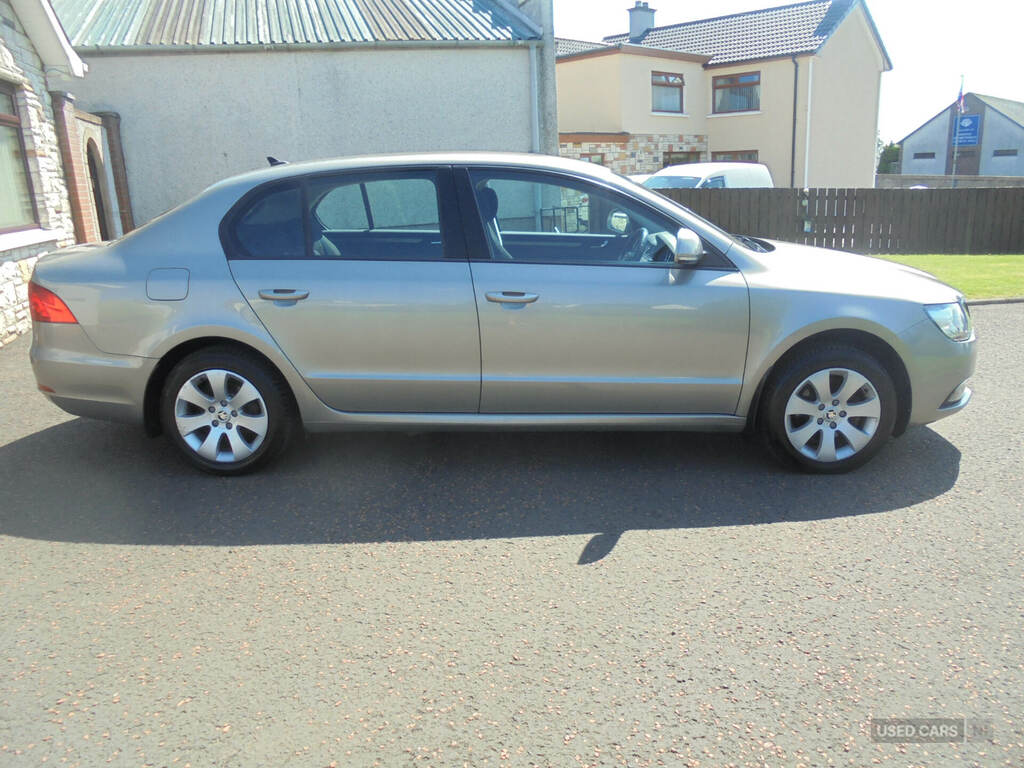 Skoda Superb 1.6 Tdi Cr S Brown #2