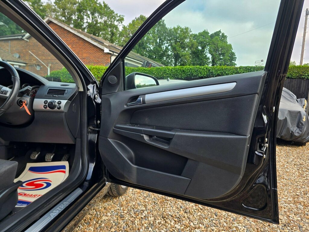 Vauxhall Astra 1.9 Cdti 16V Sri Black #6