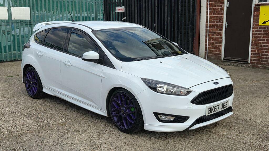 Ford Focus Hatchback White #2