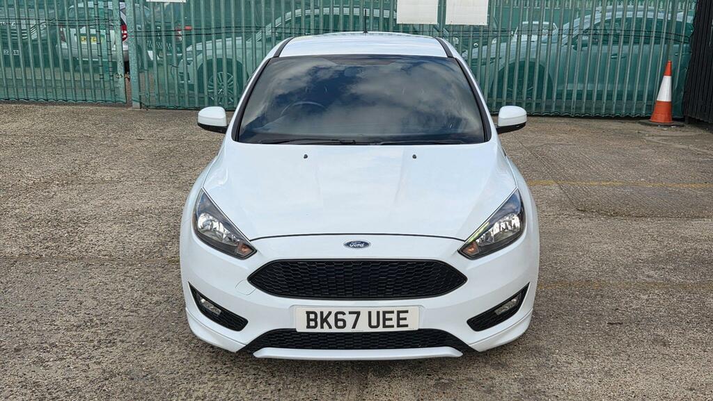Ford Focus Hatchback White #3