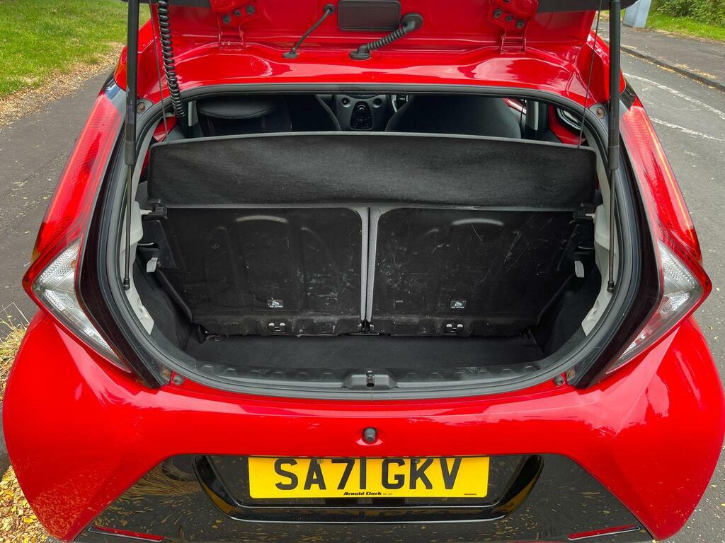 Toyota Aygo 1.0 Vvt-i X-play Euro 6 S S Red #4