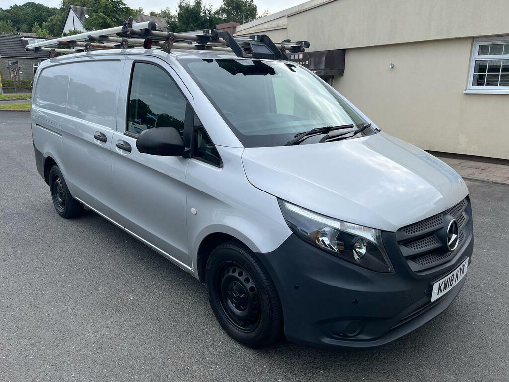 Mercedes-Benz Vito 2.1L Null 6Dr White #11