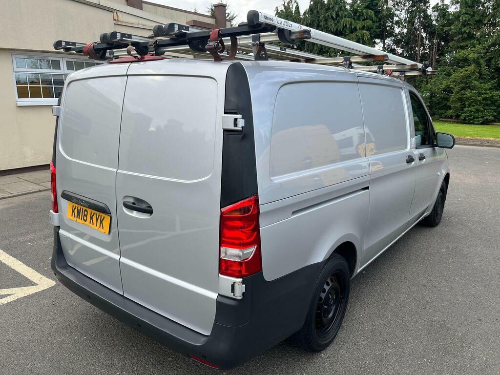 Mercedes-Benz Vito 2.1L Null 6Dr White #8