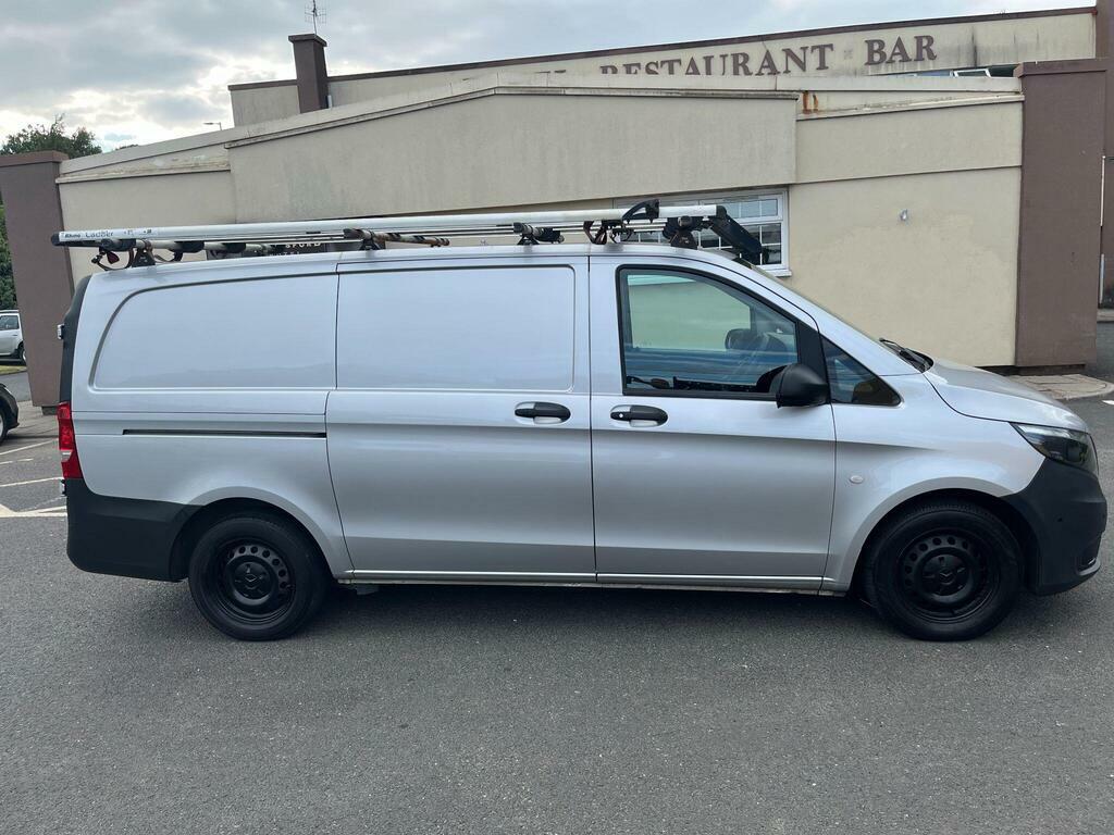 Mercedes-Benz Vito 2.1L Null 6Dr White #9