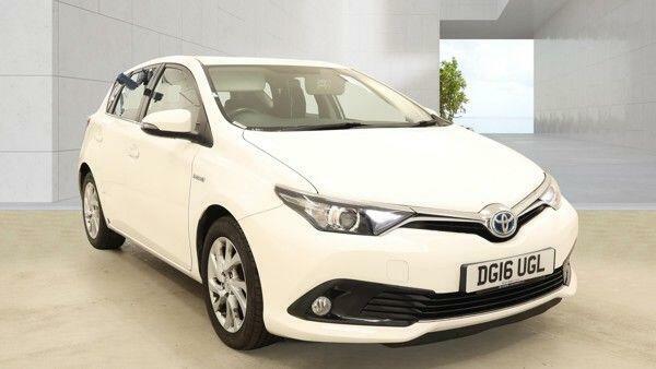 Toyota Auris 1.8 Vvt-h Business Edition Cvt Euro 6 Ss White