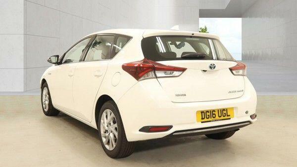 Toyota Auris 1.8 Vvt-h Business Edition Cvt Euro 6 Ss White #4