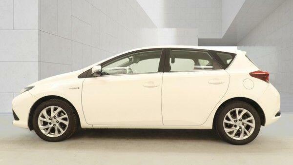 Toyota Auris 1.8 Vvt-h Business Edition Cvt Euro 6 Ss White #5