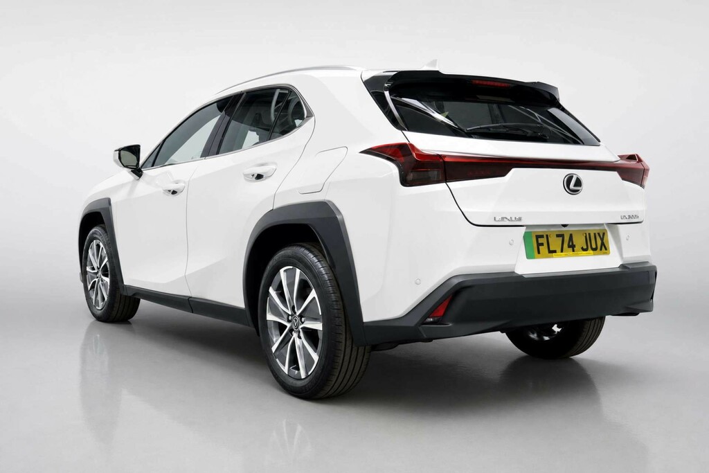 Lexus UX 300E 72.8Kwh Suv 204 Ps FL74JUX White #5