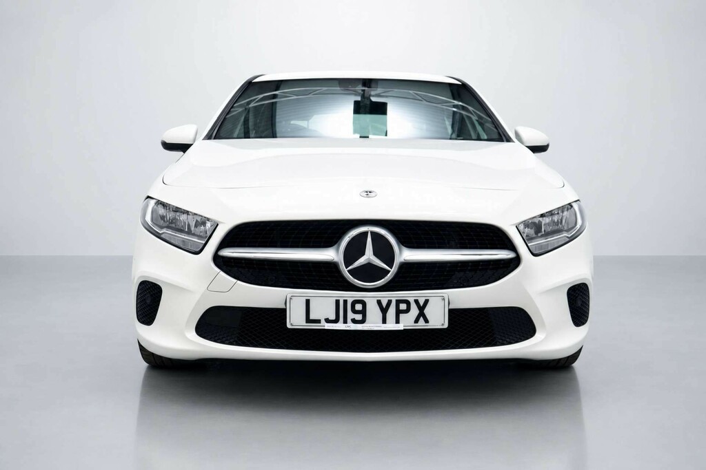 Mercedes-Benz A Class 1.3 A180 Se Executive Hatchback 7G-dc LJ19YPX White #2