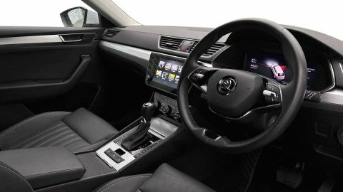 Skoda Superb Estate White #4