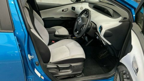 Toyota Prius Hatchback Blue #6