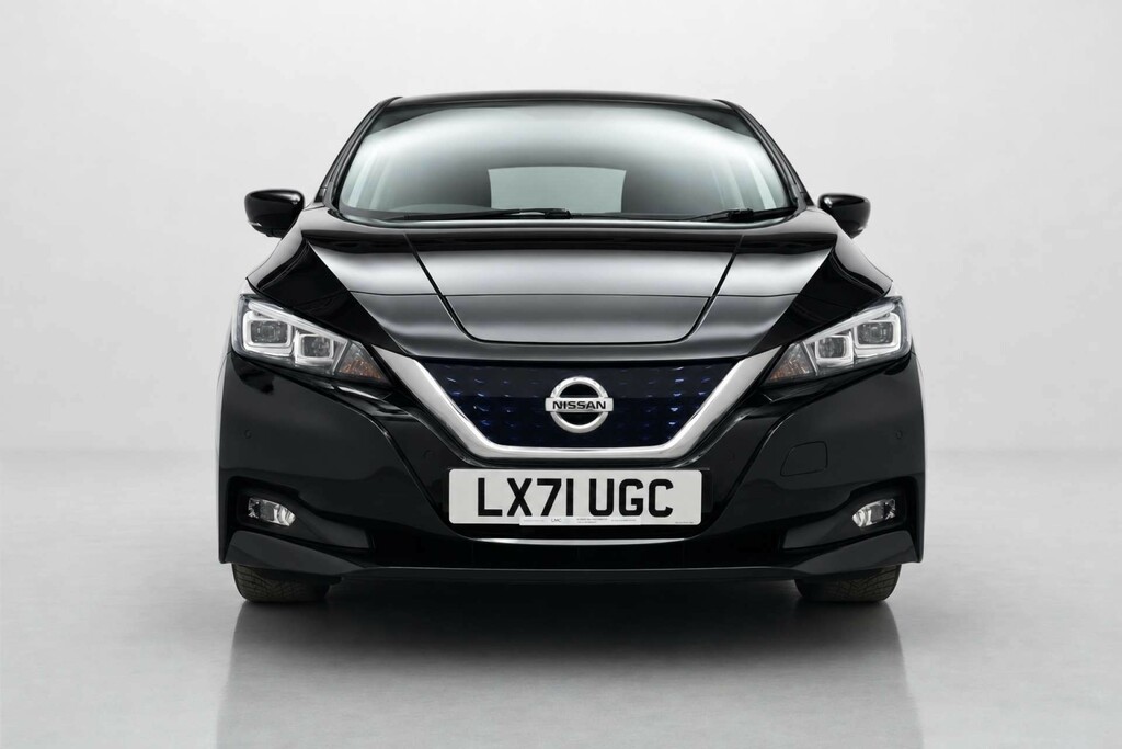 Nissan Leaf 40Kwh Tekna Hatchback 150 Ps Black #2