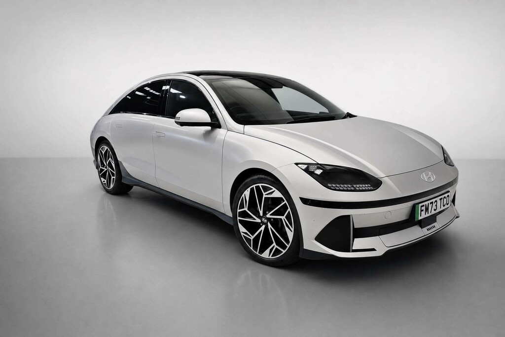 Hyundai Ioniq 6 77.4Kwh Ultimate Saloon 228 Ps Gold