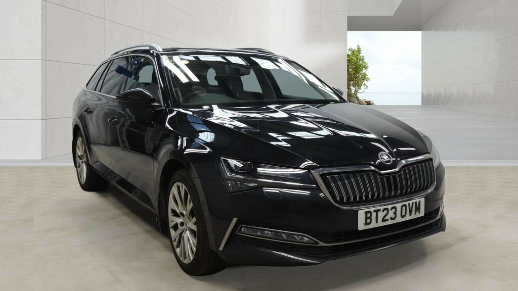 Skoda Superb 1.4 Tsi Iv 13Kwh Se L Estate Plug-in Hy Black