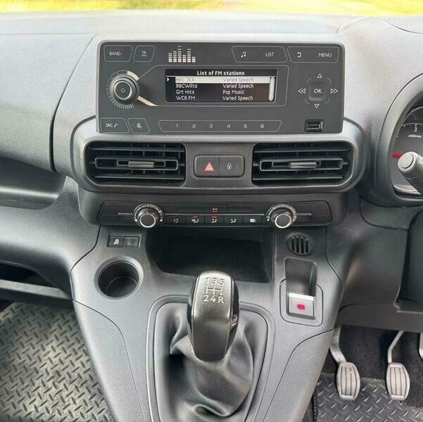 Vauxhall Combo 1.5 L2h1 2300 Le Nav Ss 101 Bhp 7In Satellite Nav Grey #22