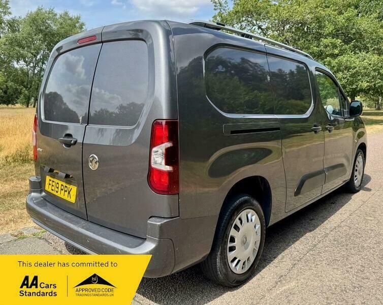 Vauxhall Combo 1.5 L2h1 2300 Le Nav Ss 101 Bhp 7In Satellite Nav Grey #9