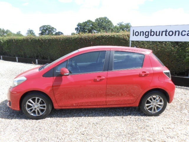 Toyota Yaris 1.3 Dual Vvt-i Icon Plus Red #4
