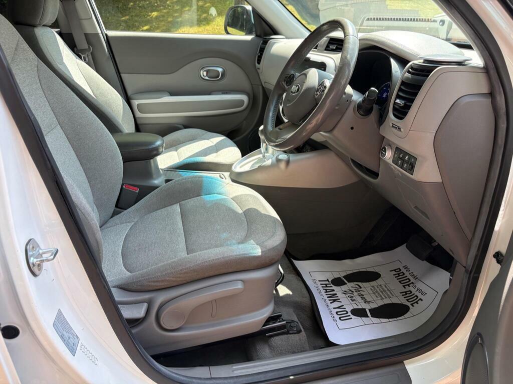 Kia Soul 30Kwh Ev White #2