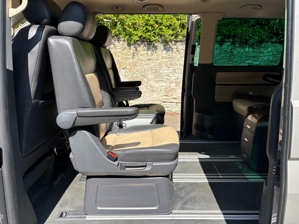 Volkswagen Caravelle Mpv Silver #28
