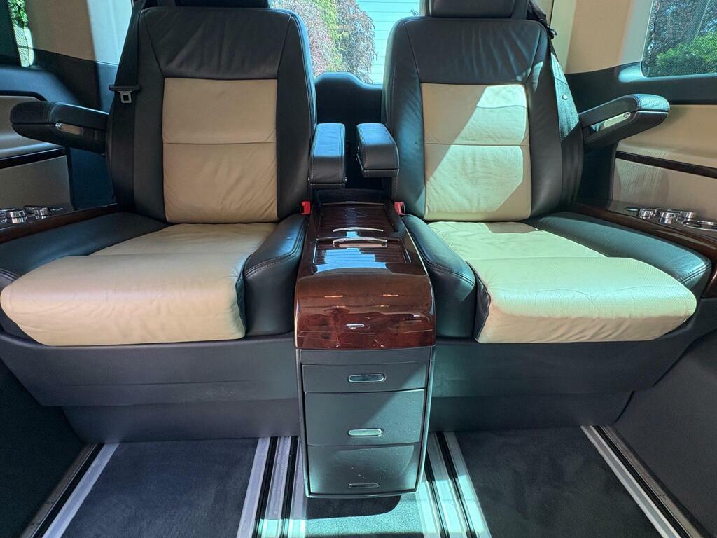 Volkswagen Caravelle Mpv Silver #50