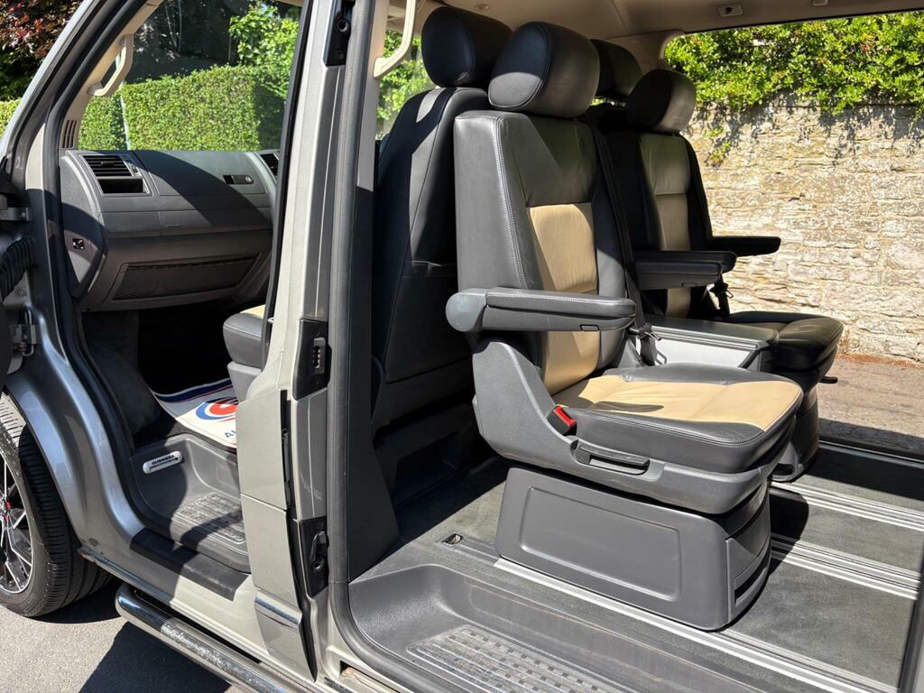 Volkswagen Caravelle Mpv Silver #30