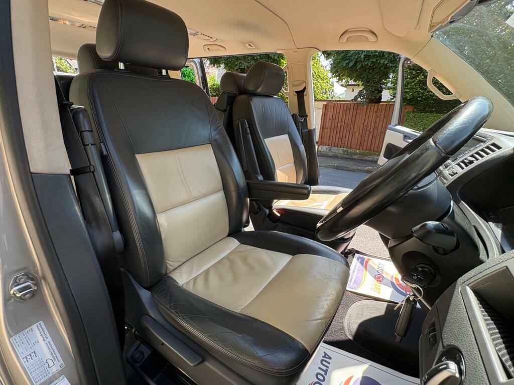 Volkswagen Caravelle Mpv Silver #9