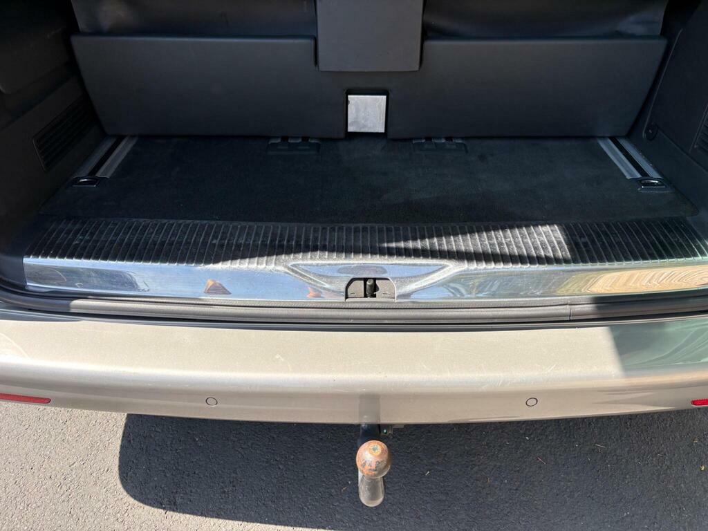 Volkswagen Caravelle Mpv Silver #75