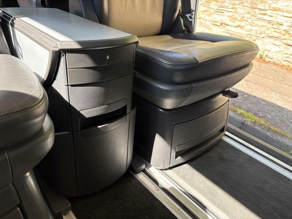 Volkswagen Caravelle Mpv Silver #40