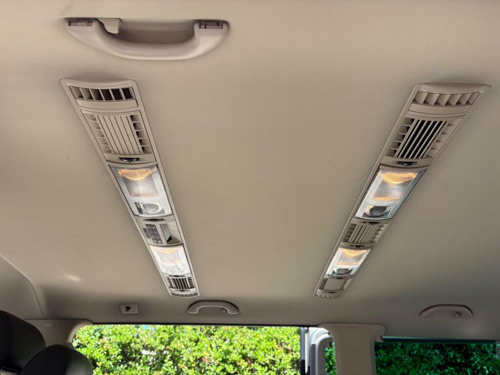 Volkswagen Caravelle Mpv Silver #68