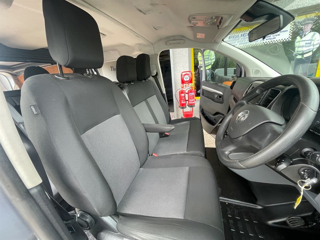 Vauxhall Vivaro 1.5 Turbo D 120Ps Edition M Estate Grey #14