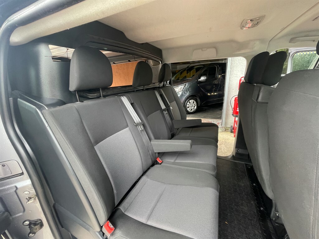 Vauxhall Vivaro 1.5 Turbo D 120Ps Edition M Estate Grey #15