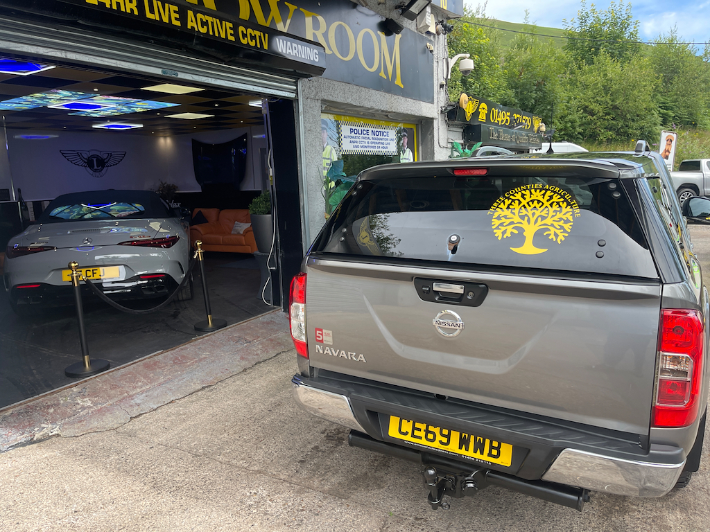 Nissan Navara 2.3 Dci Tekna Pickup Double Cab 4W Black #7