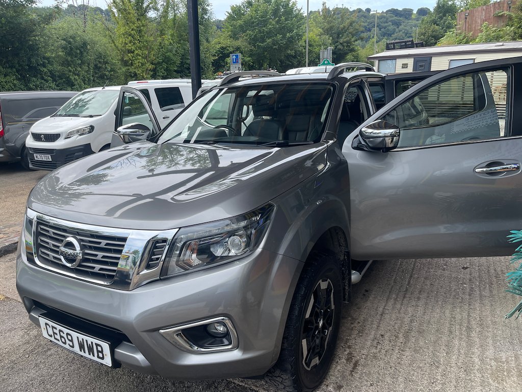 Nissan Navara Dci Tekna Shr Dcb Grey #2
