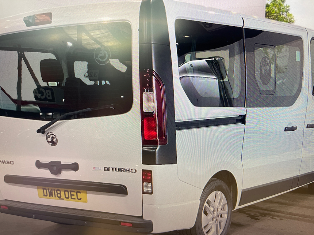 Vauxhall Vivaro L1h1 2900 Cdti Biturbo 9 Seater Minibus White #3