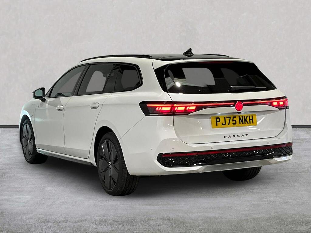 Volkswagen Passat 1.5 Tsi Ehybrid 272 R-line Dsg PJ75NKH White #2