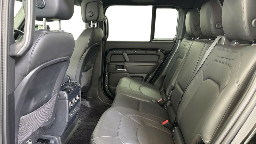 Land Rover Defender 130 3.0 D350 X-dynamic Hse 130 XRZ3841 Black #4