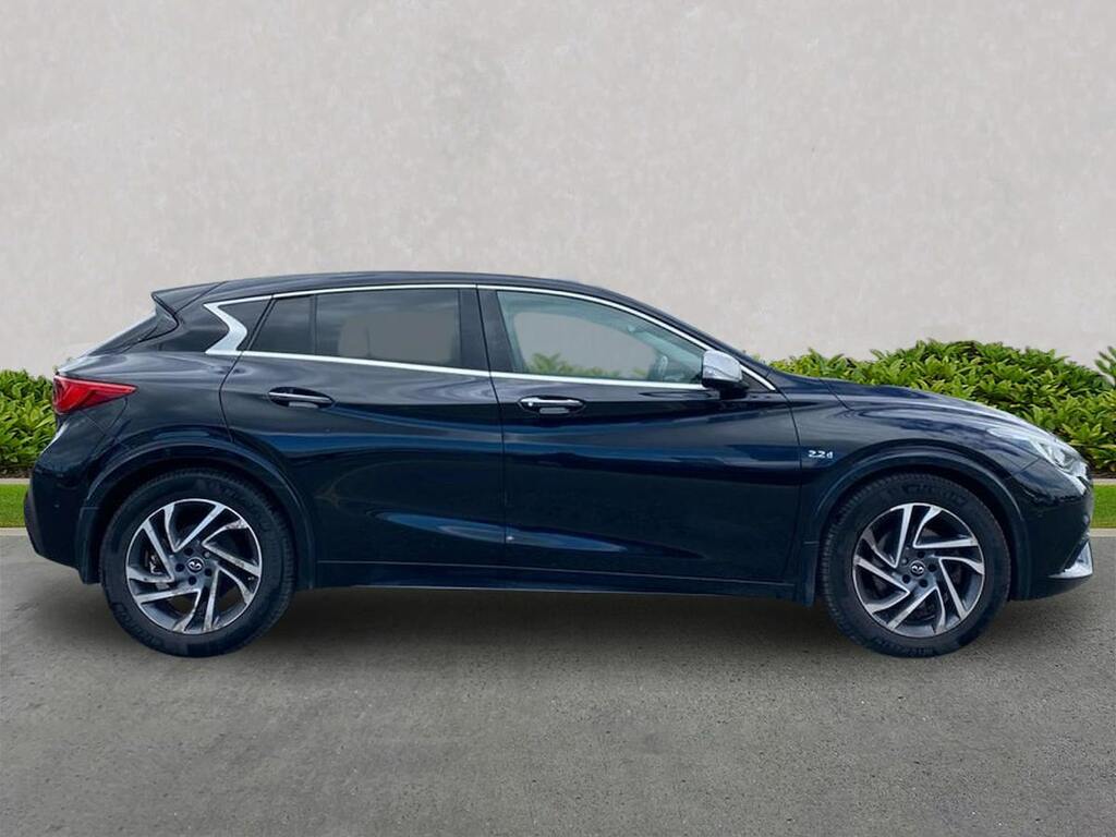 Infiniti Q30 2.2D Premium Dct Awd Black #3