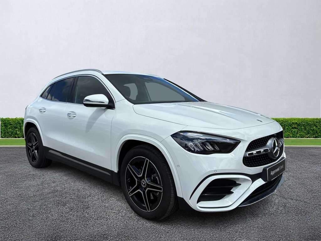 Mercedes-Benz GLA Class Gla 200 Amg Line Executive White