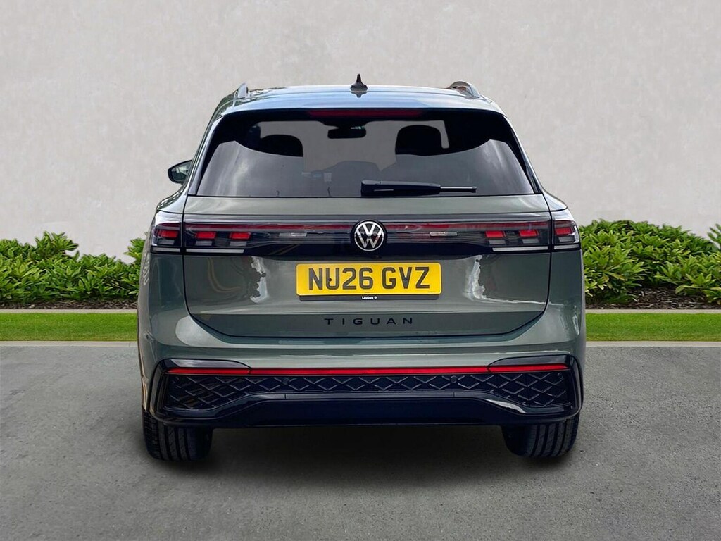 Volkswagen Tiguan 1.5 Etsi 150 Black Edition Dsg NU26GVZ Green #4