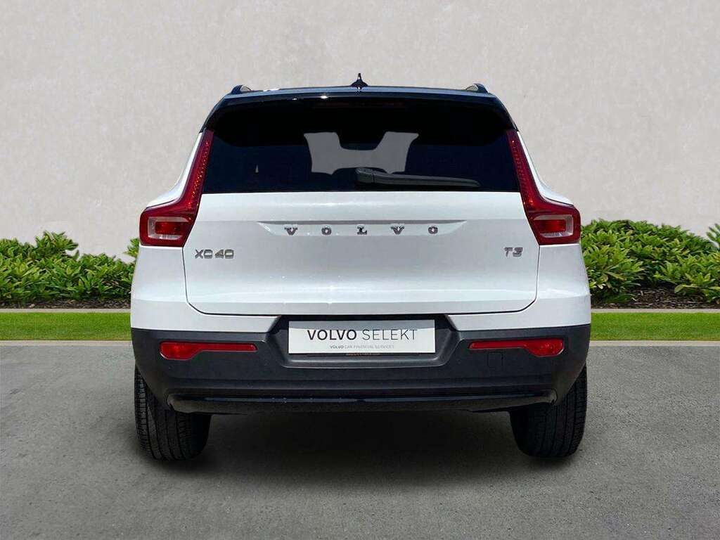 Volvo XC40 1.5 T3 163 R Design Geartronic FV71TVN White #4