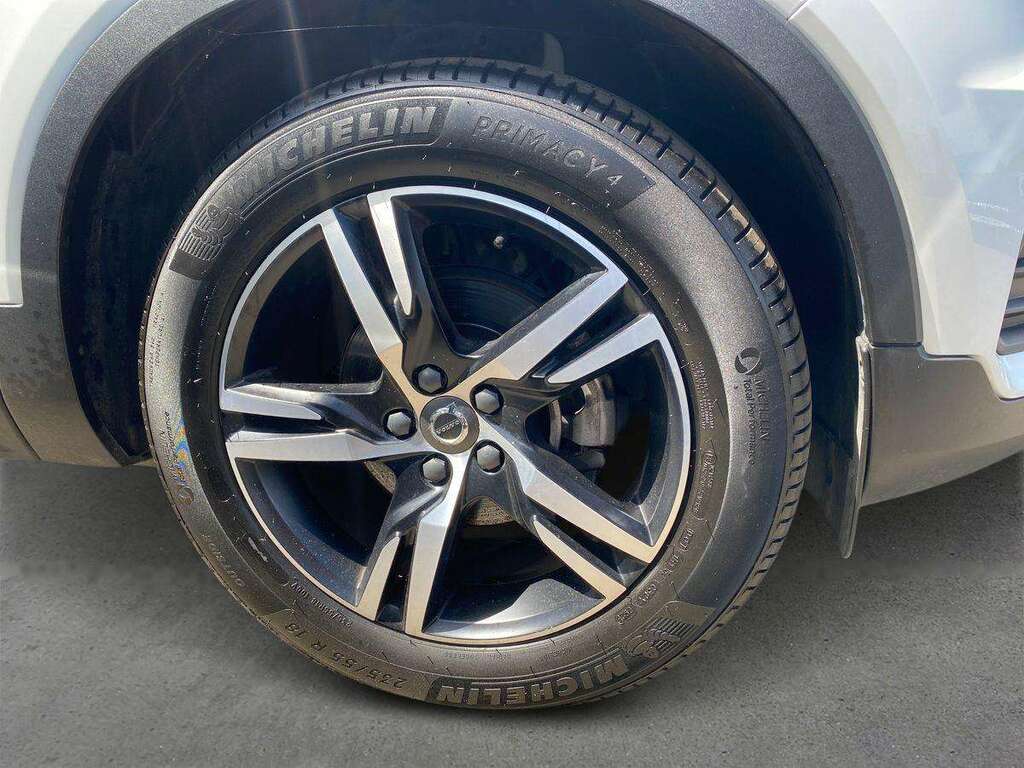 Volvo XC40 1.5 T3 163 R Design Geartronic FV71TVN White #6