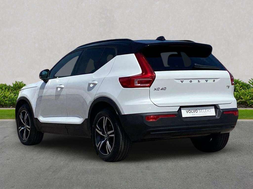 Volvo XC40 1.5 T3 163 R Design Geartronic FV71TVN White #2