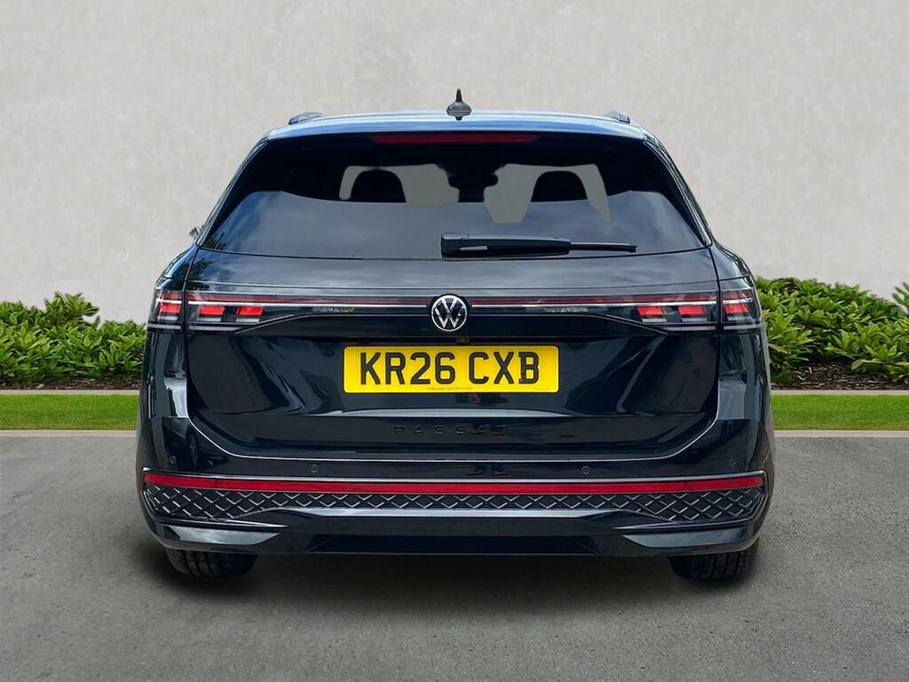 Volkswagen Passat 1.5 Etsi Mhev R-line Estate Hybrid Dsg Black #4