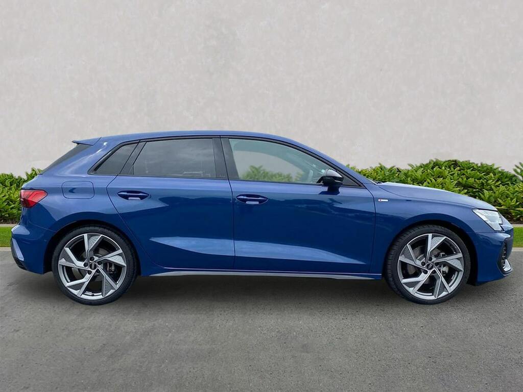 Audi A3 A3 Sportback Black Edition Tfsi 150 Ps S Tronic RJ75JZE Blue #3