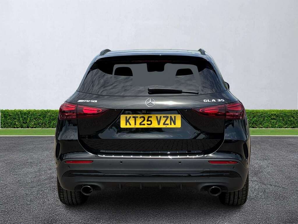 Mercedes-Benz GLA Class Gla 35 4Matic Premium Black #4